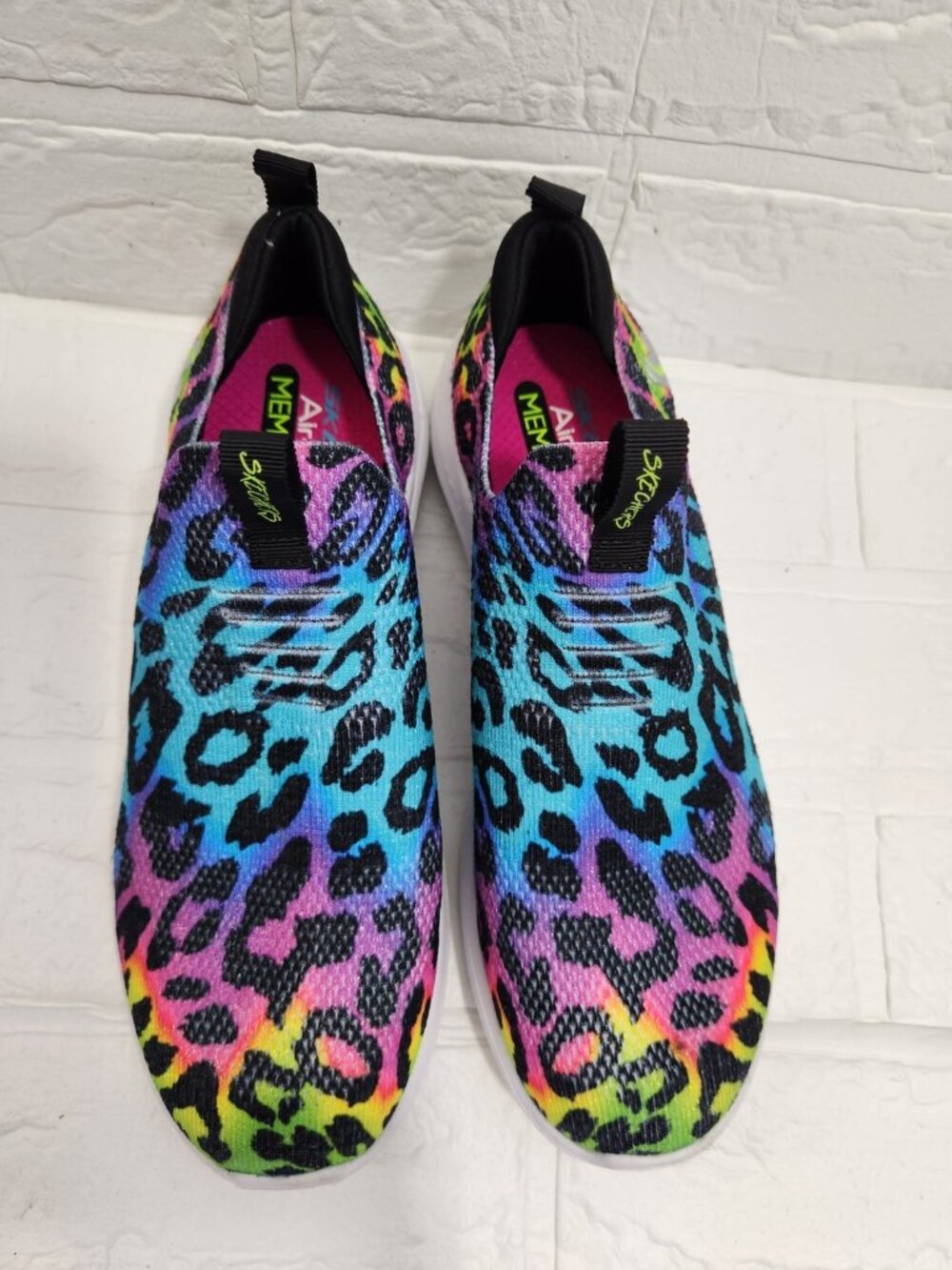Skechers Ultra Flex 2.0 Safari Fresh Shoes Women Size 4 Slip On Leopard Memory - Picture 2 of 9